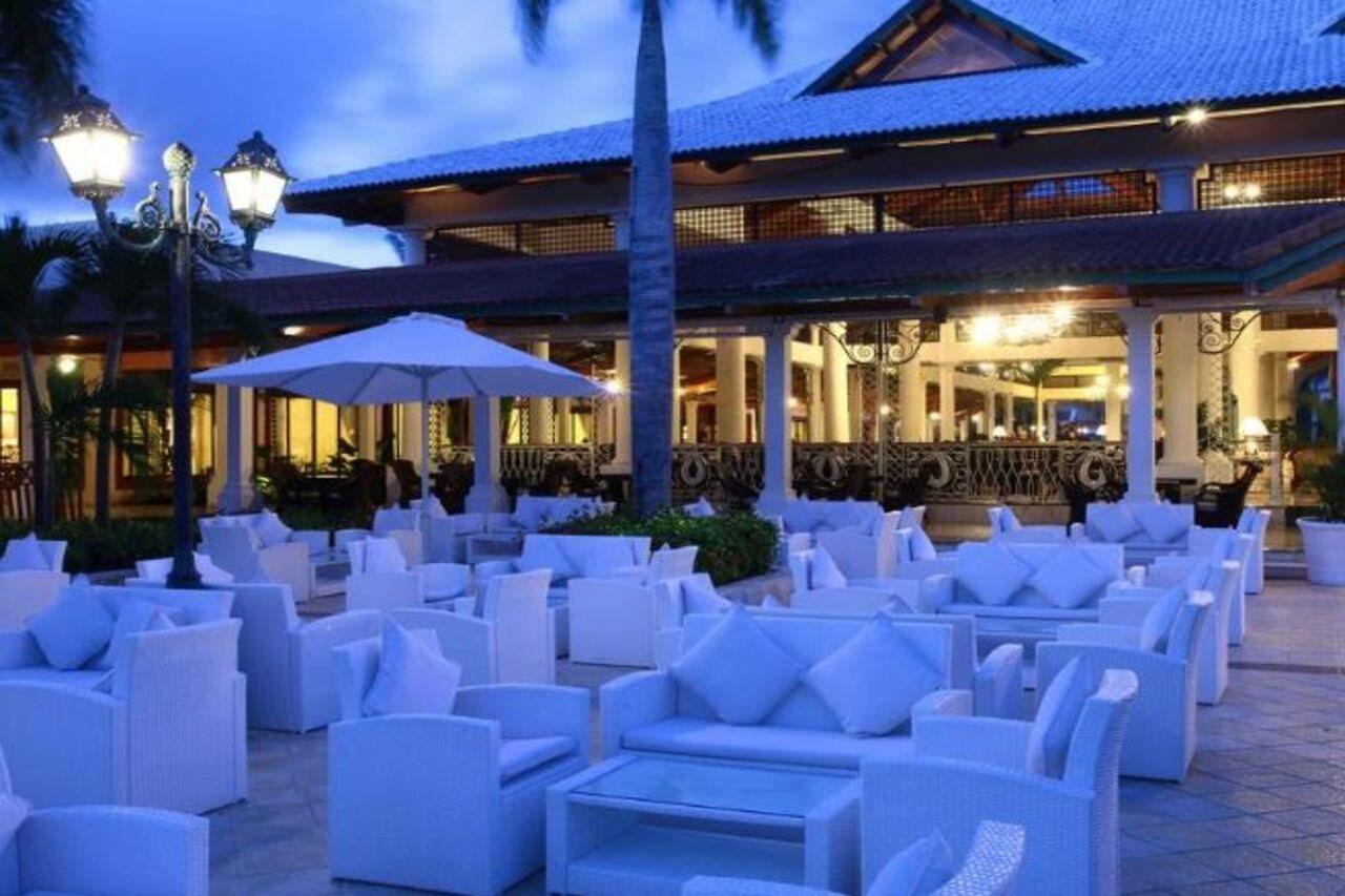 บาเฮีย ปรินซิเป แกรนด์ บาวาโร ออล อินคลูซีฟ Hotel ปุนตากานา ภายนอก รูปภาพ The lobby of the resort