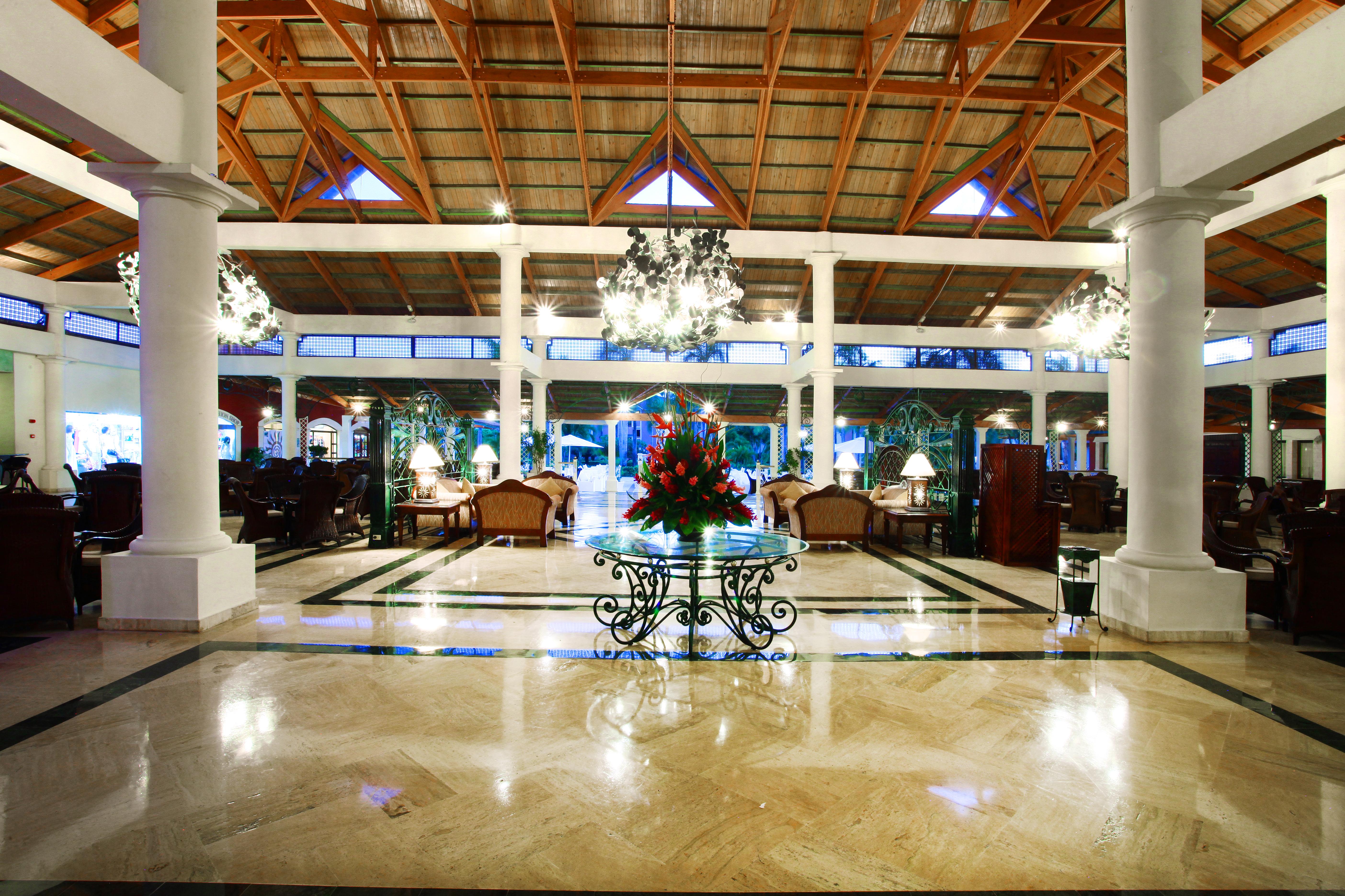 บาเฮีย ปรินซิเป แกรนด์ บาวาโร ออล อินคลูซีฟ Hotel ปุนตากานา ภายนอก รูปภาพ Lobby